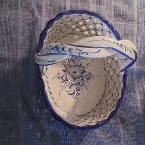 RC Cal Portugal hand painted mesh ceramic basket